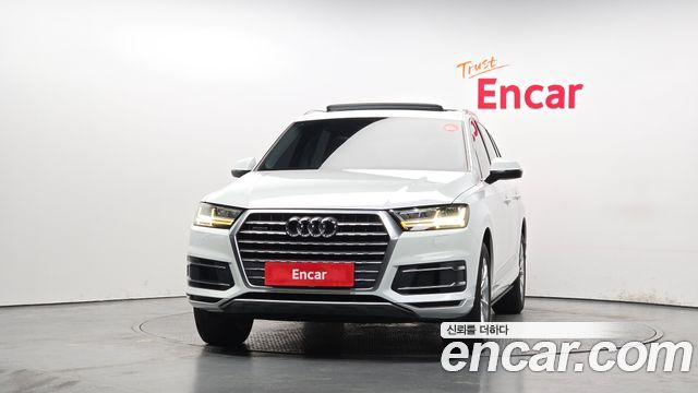 Audi Q7 2019 — photo 3