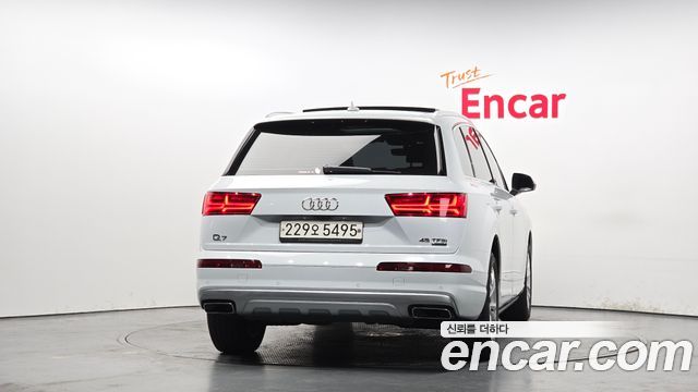 Audi Q7 2019 — photo 4