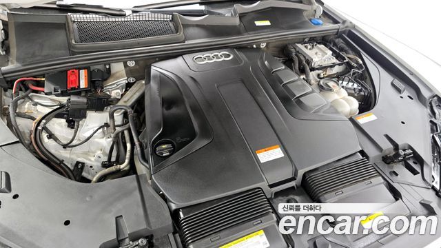 Audi Q7 2019 — photo 6