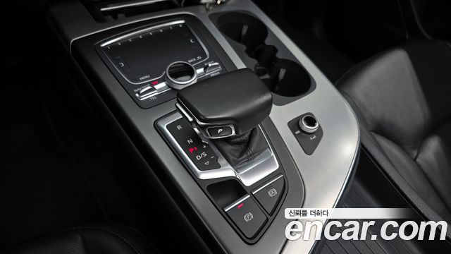 Audi Q7 2019 — photo 9