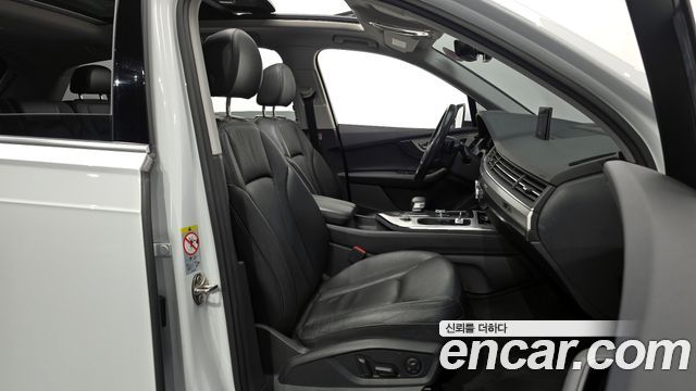 Audi Q7 2019 — photo 10