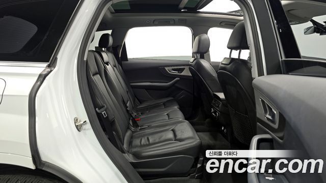 Audi Q7 2019 — photo 12