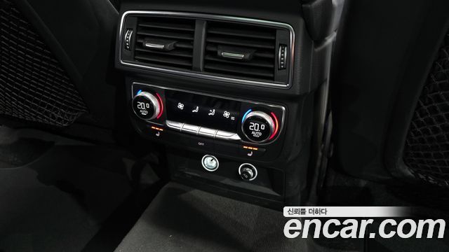 Audi Q7 2019 — photo 19