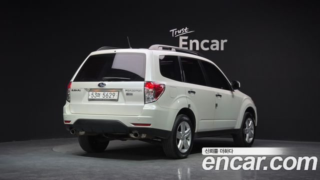 Subaru Forester 2010 — photo 2