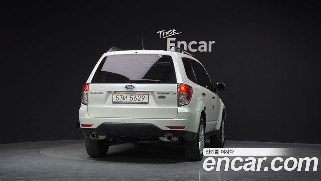 Subaru Forester 2010 — photo 4