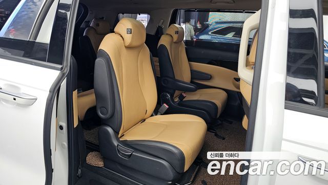 Kia Canival 2021 — photo 12
