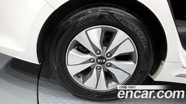 Kia K5 2017 — photo 5