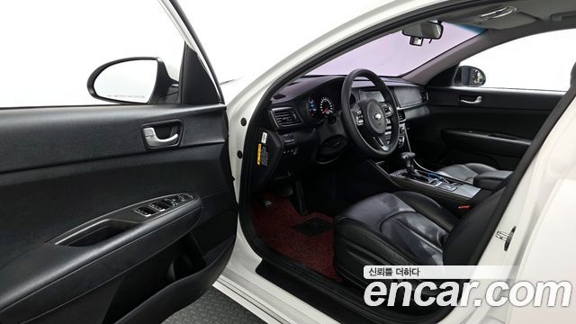 Kia K5 2017 — photo 10