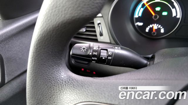 Kia K5 2017 — photo 14