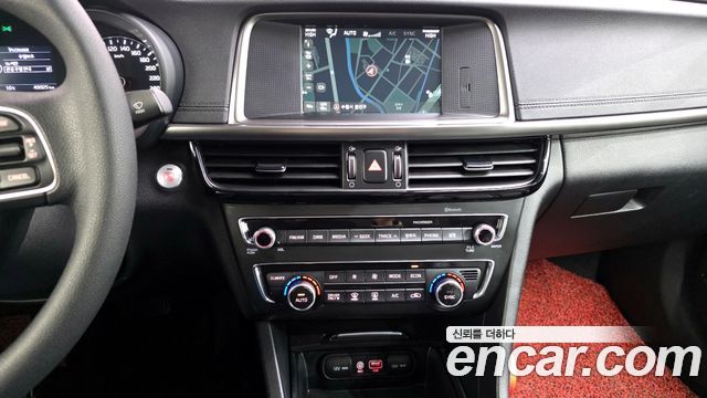 Kia K5 2017 — photo 16