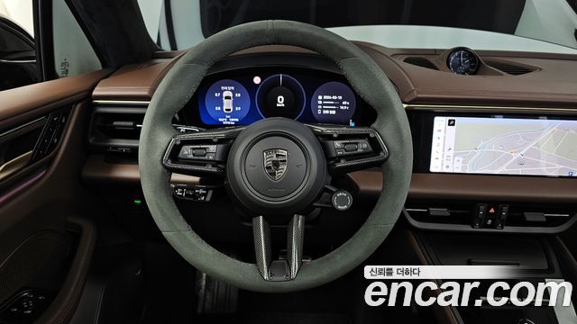 Porsche Macan 2025 — photo 13
