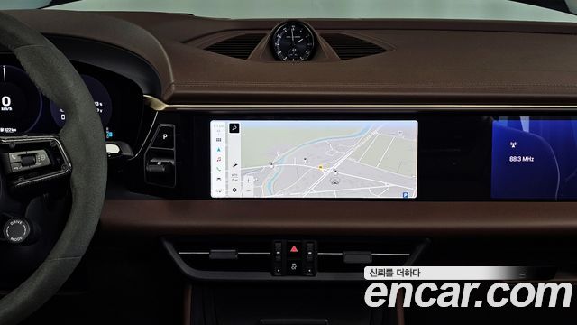 Porsche Macan 2025 — photo 14