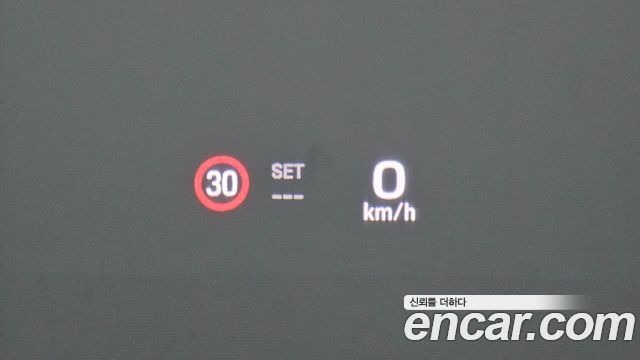 Porsche Macan 2025 — photo 17