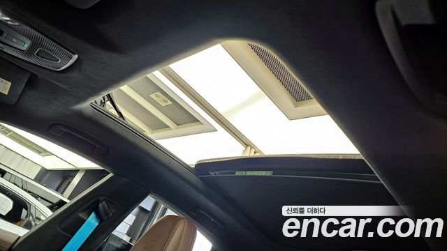 Porsche Macan 2025 — photo 19