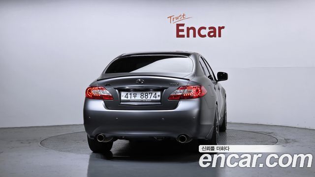 Infiniti M 2011 — photo 4