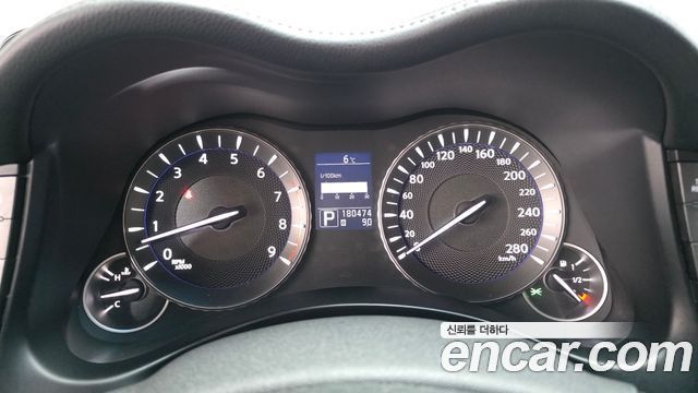 Infiniti M 2011 — photo 8