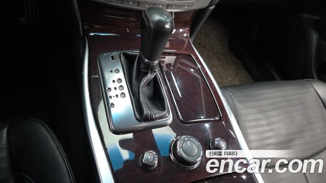 Infiniti M 2011 — photo 9