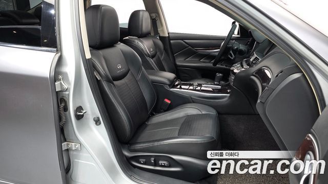 Infiniti M 2011 — photo 10