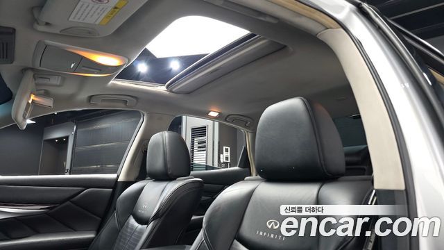Infiniti M 2011 — photo 17