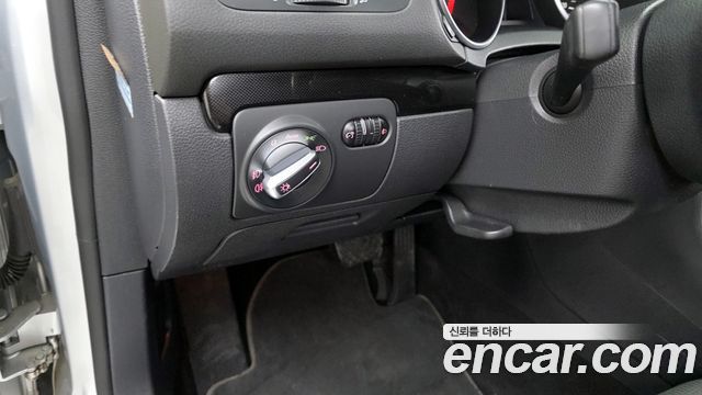 Volkswagen Golf 2011 — photo 17