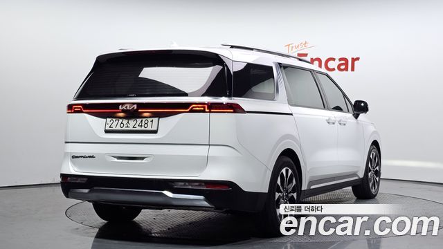 Kia Canival 2021 — photo 2
