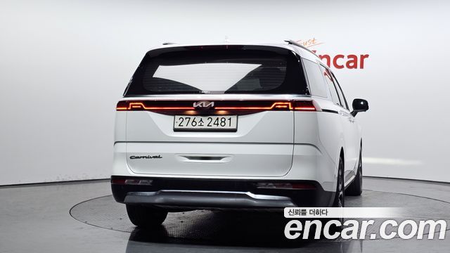 Kia Canival 2021 — photo 4