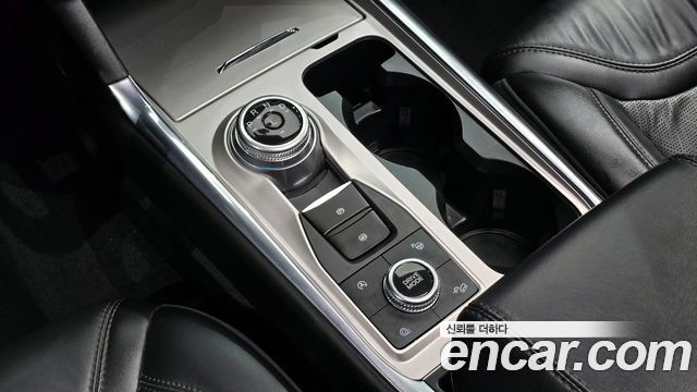 Ford Explorer 2023 — photo 9