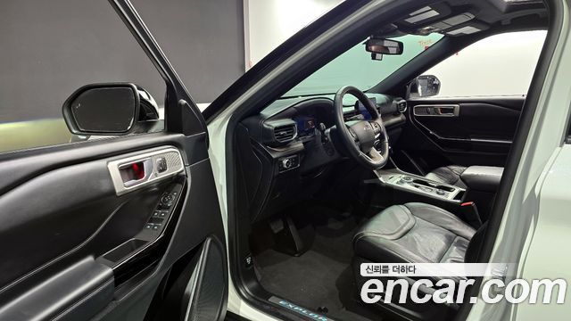 Ford Explorer 2023 — photo 11