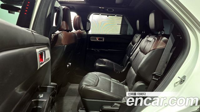 Ford Explorer 2023 — photo 12