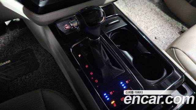 Kia Canival 2016 — photo 9