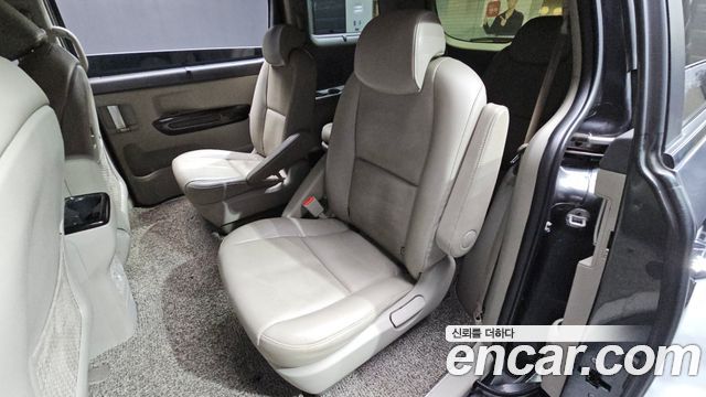 Kia Canival 2016 — photo 12