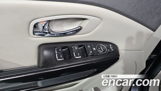 Kia Canival 2016 — photo 17