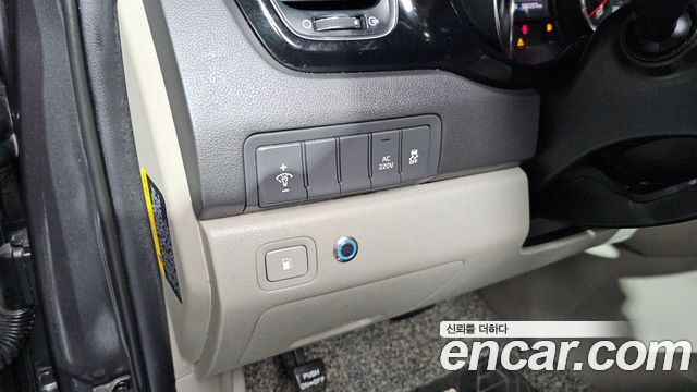 Kia Canival 2016 — photo 18