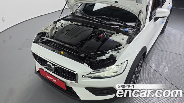 Volvo V60 2023 — photo 6
