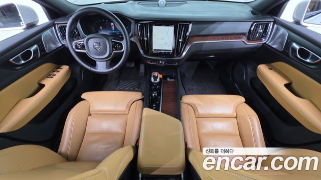 Volvo V60 2023 — photo 7