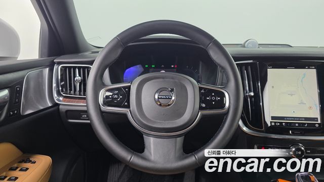 Volvo V60 2023 — photo 13