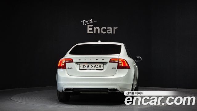 Volvo S60 2018 — photo 4