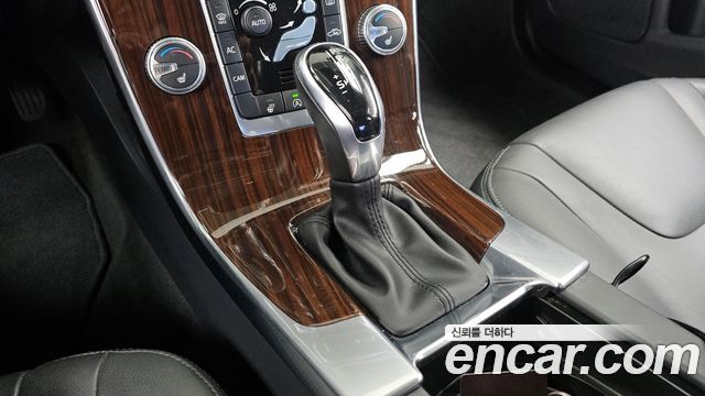 Volvo S60 2018 — photo 9