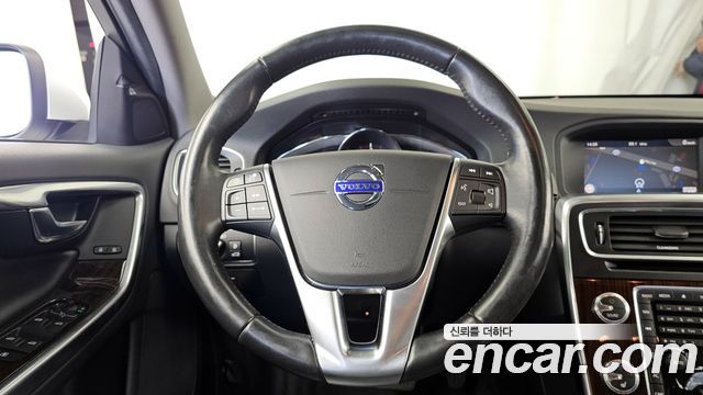 Volvo S60 2018 — photo 13