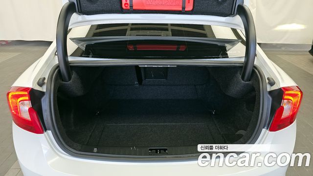 Volvo S60 2018 — photo 20
