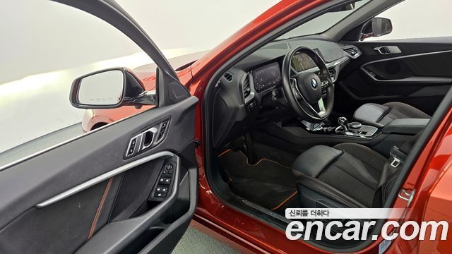 BMW 1-Series 2021 — photo 10
