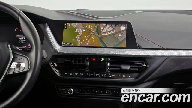 BMW 1-Series 2021 — photo 14