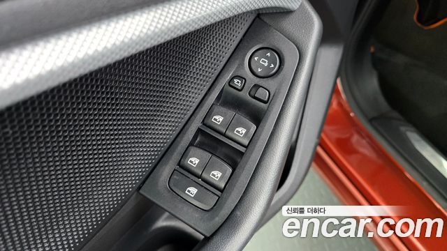 BMW 1-Series 2021 — photo 17