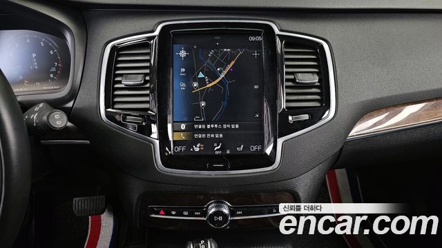 Volvo XC90 2018 — photo 14