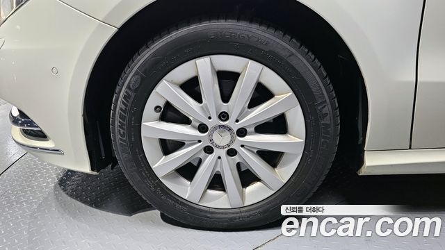 Mercedes-Benz B-Class 2015 — photo 5