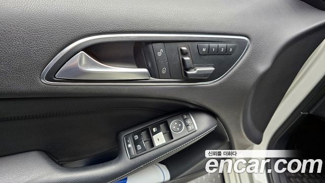 Mercedes-Benz B-Class 2015 — photo 19