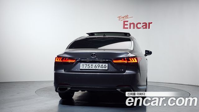 Lexus LS 2022 — photo 4