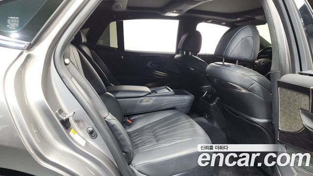 Lexus LS 2022 — photo 12