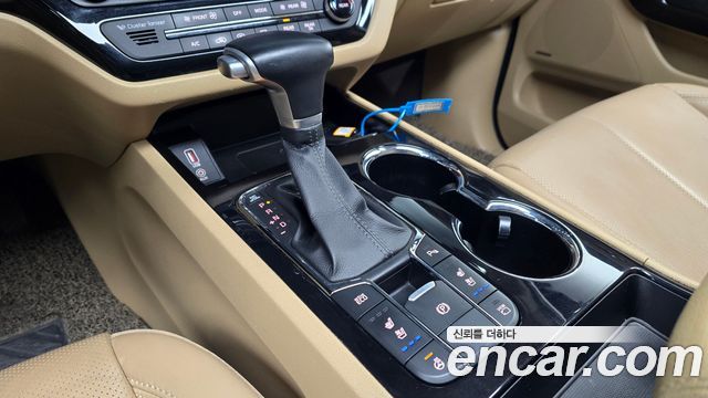 Kia Canival 2020 — photo 9