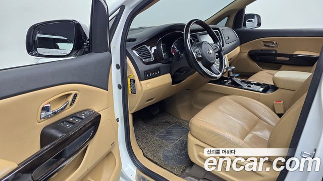 Kia Canival 2020 — photo 11